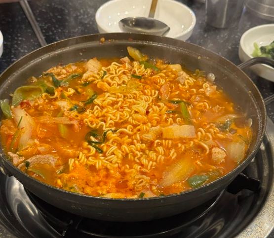 굴다리식육식당 이미지