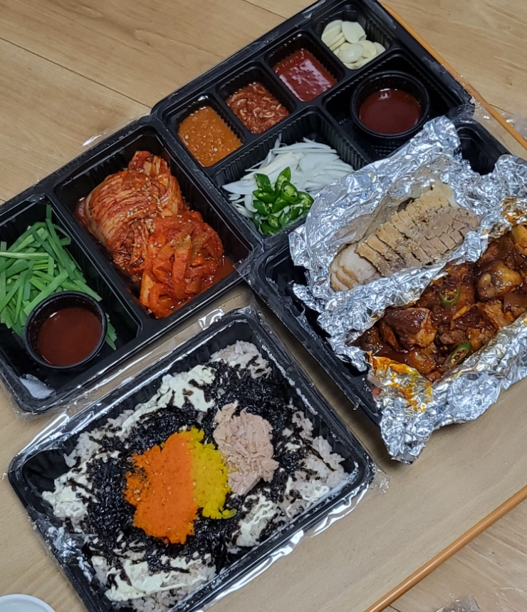 옴그족발아중점 이미지