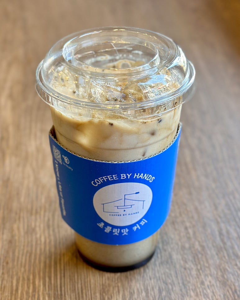 커피바이핸즈 이미지