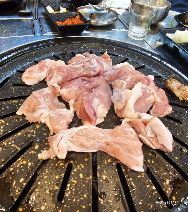 돈구이 바람났네 닭이랑 이미지