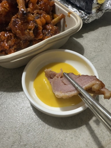 황금 오리 숯불바베큐 이미지