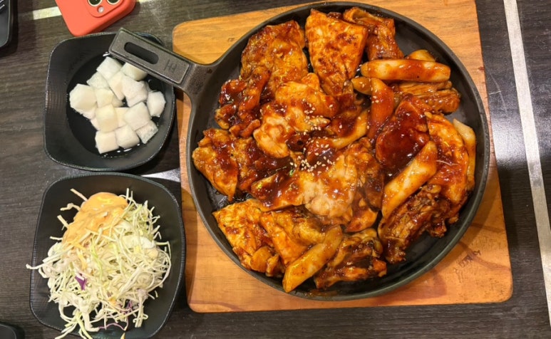 홈타운바베큐치킨 이미지