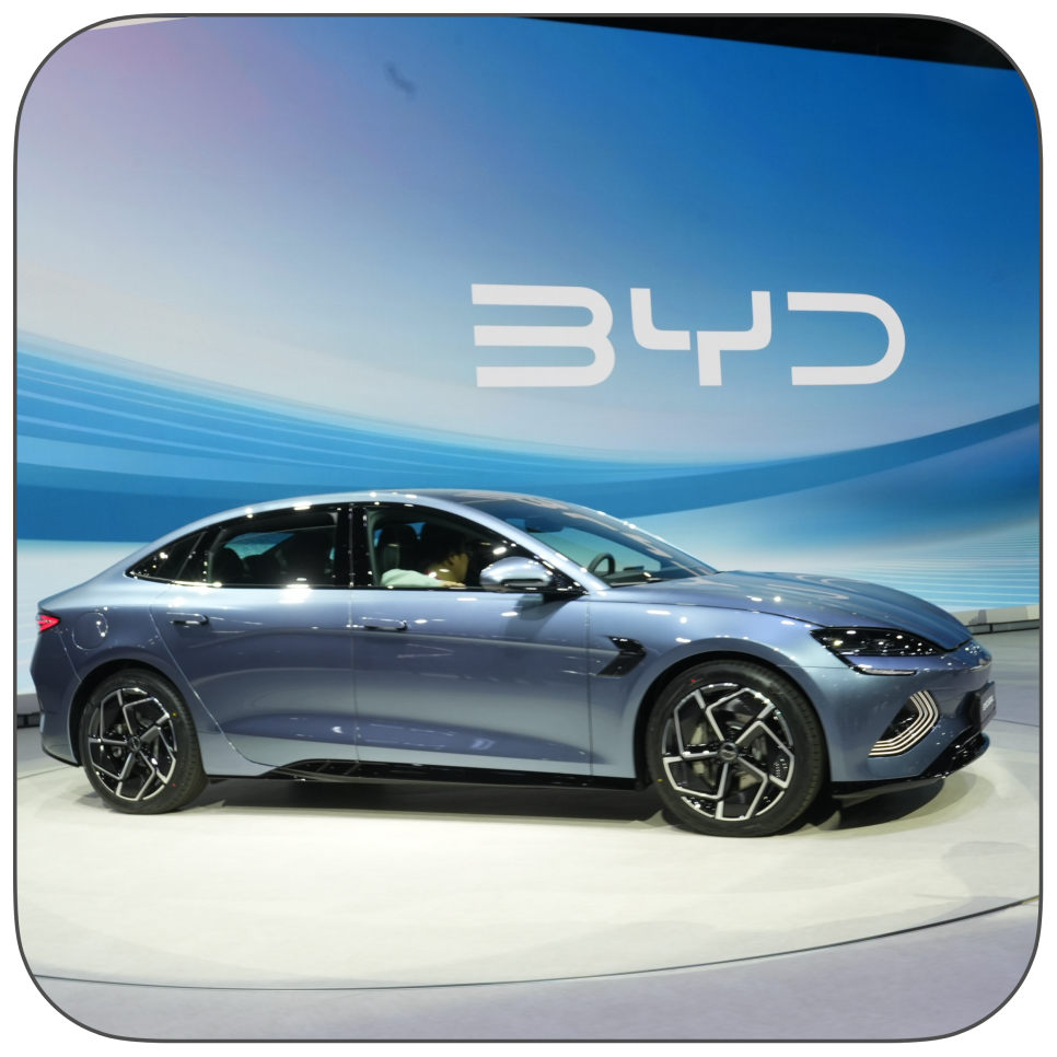 킨텍스 2025서울모빌리티쇼에서 시승가능한  중국 전기차 강자 byd 전동화 세단 seal(씰)