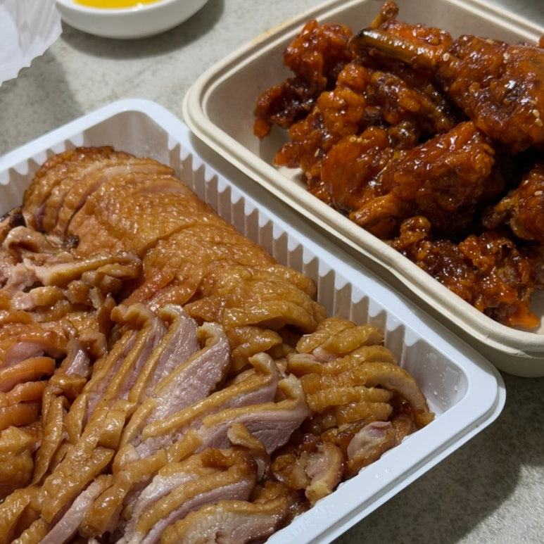 황금 오리 숯불바베큐 이미지