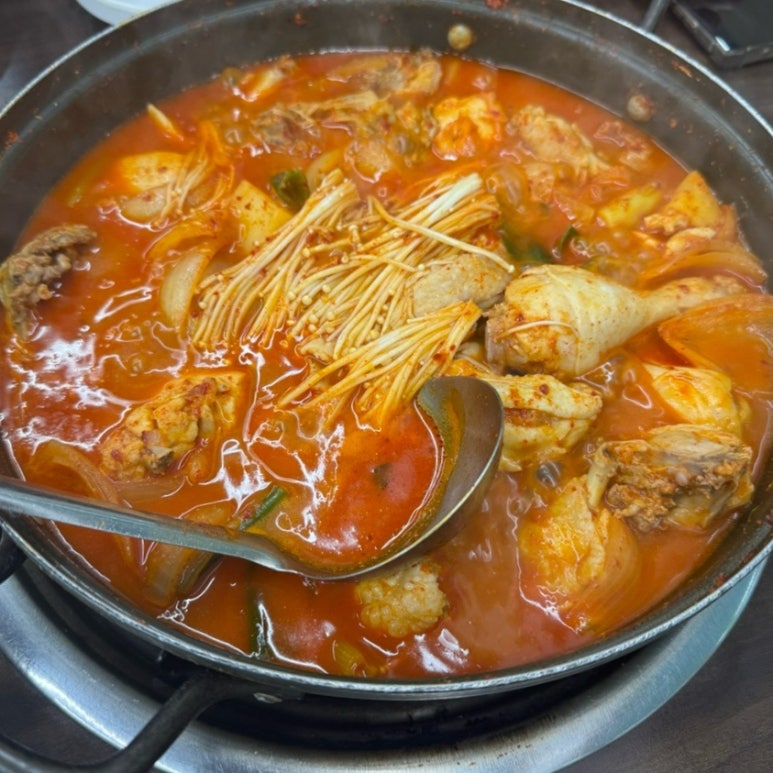 명동능이백숙 이미지