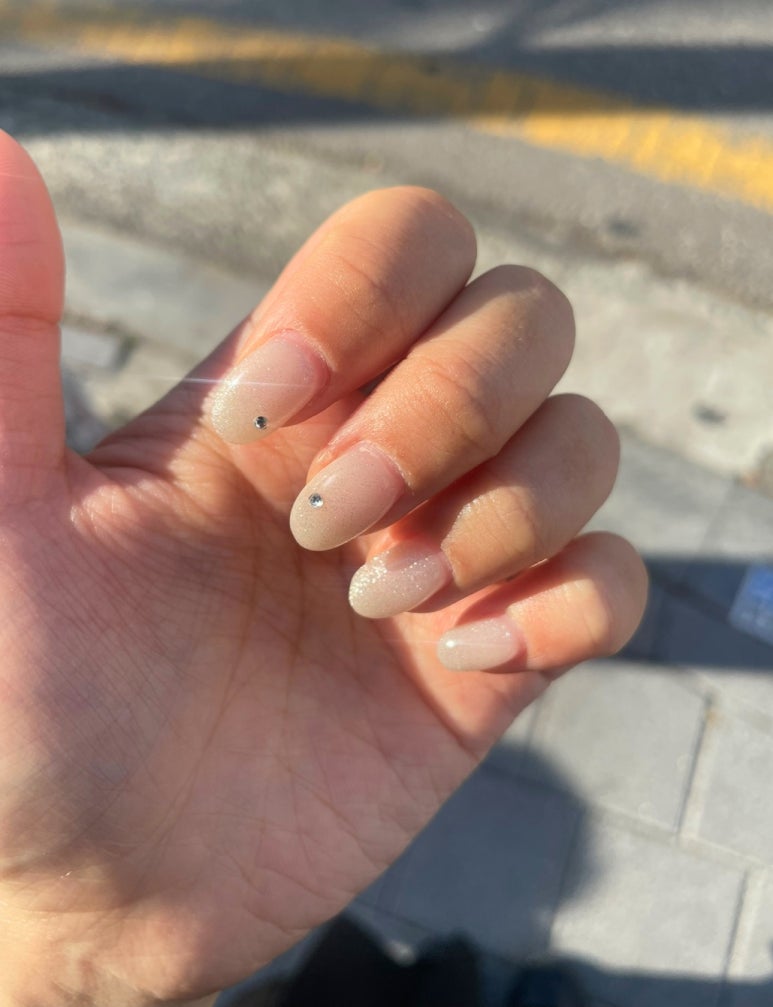 반하는 네일 이미지