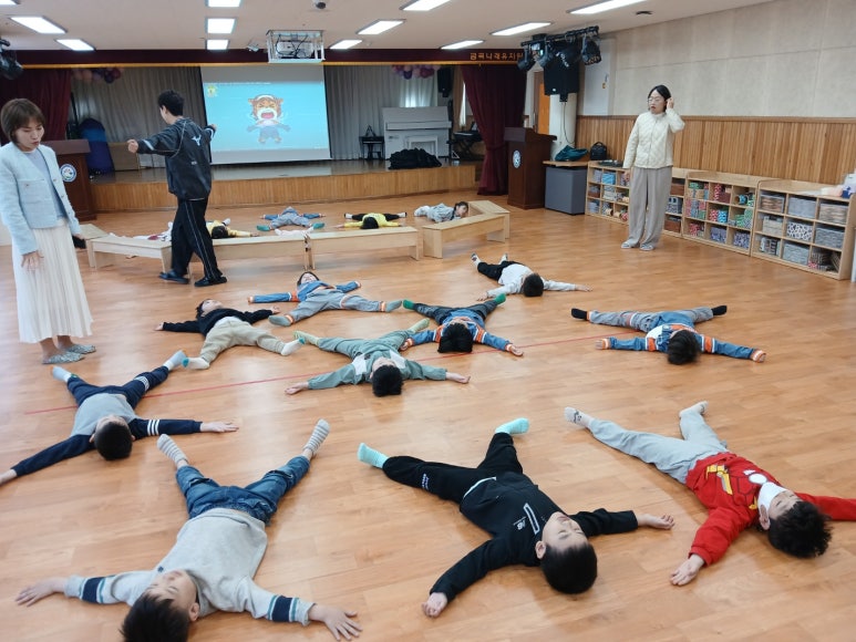 돌핀수영 이미지