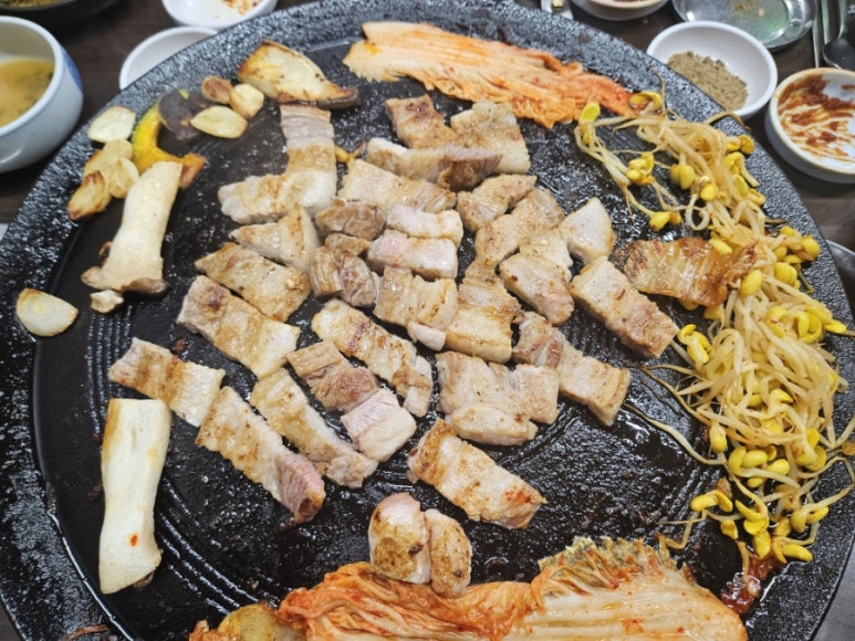솥뚜껑삼겹살 이미지