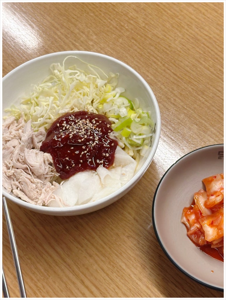 찜닭에꽂힌닭집애 이미지