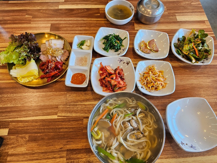 양산마늘보쌈,칼국수 이미지