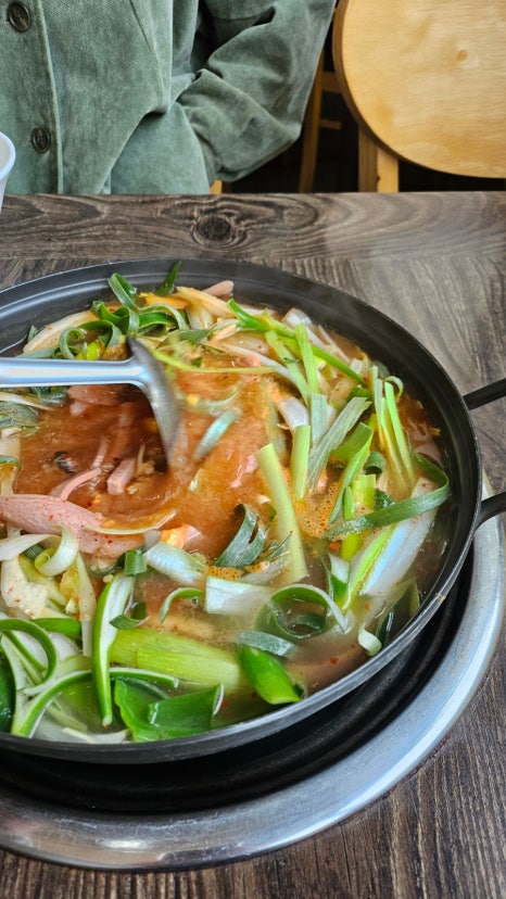 푸짐한옛날부대찌개 이미지