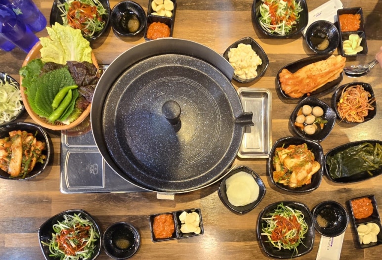 동산 솥뚜껑삼겹살 이미지
