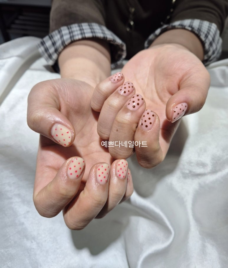 예쁘다네일아트 이미지