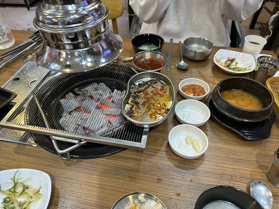 고기먹는날 돈생갈비 이미지