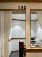 사월 한옥 이미지