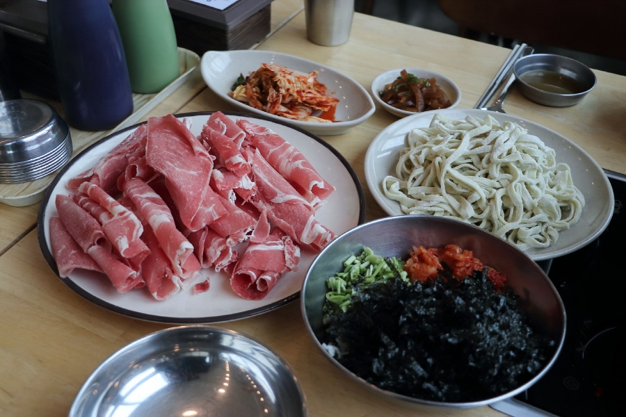 등심샤브샤브손칼국수 이미지