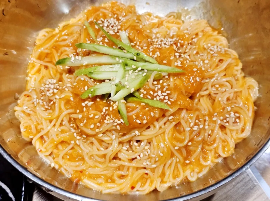 국수먹는꼴뚜기 이미지