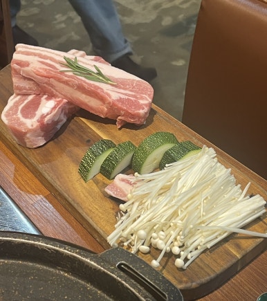 인심숯불돼지집 이미지