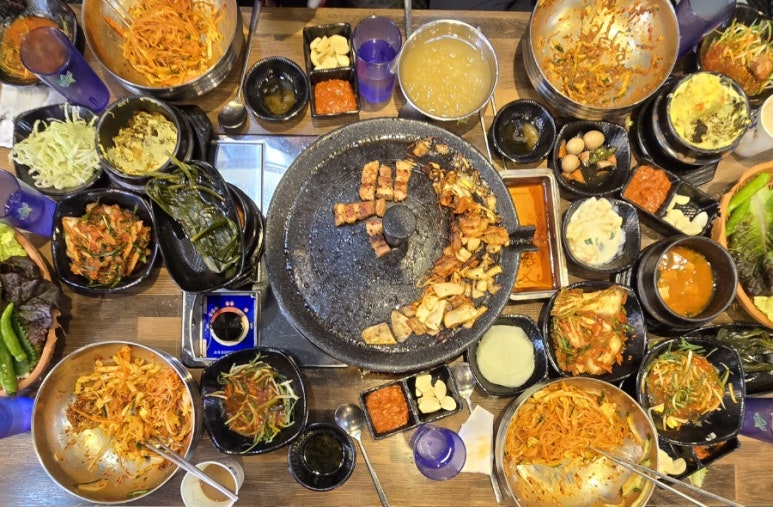 동산 솥뚜껑삼겹살 이미지