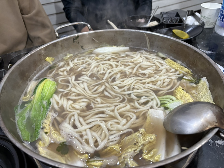 소를 품은 조개 이미지