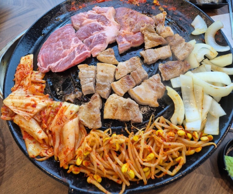 은계호수솥뚜껑삼겹살 이미지