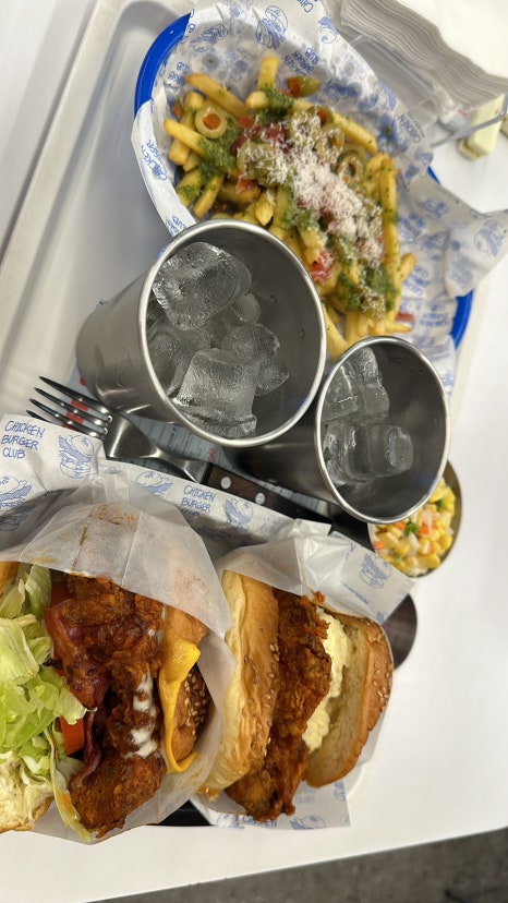 치킨버거클럽 이미지