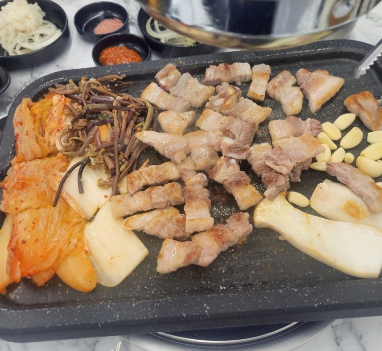 친정엄마생삼겹살 이미지