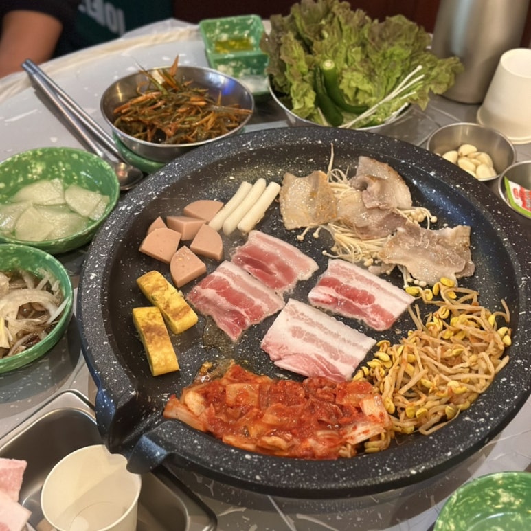 목이네 냉삼집 이미지