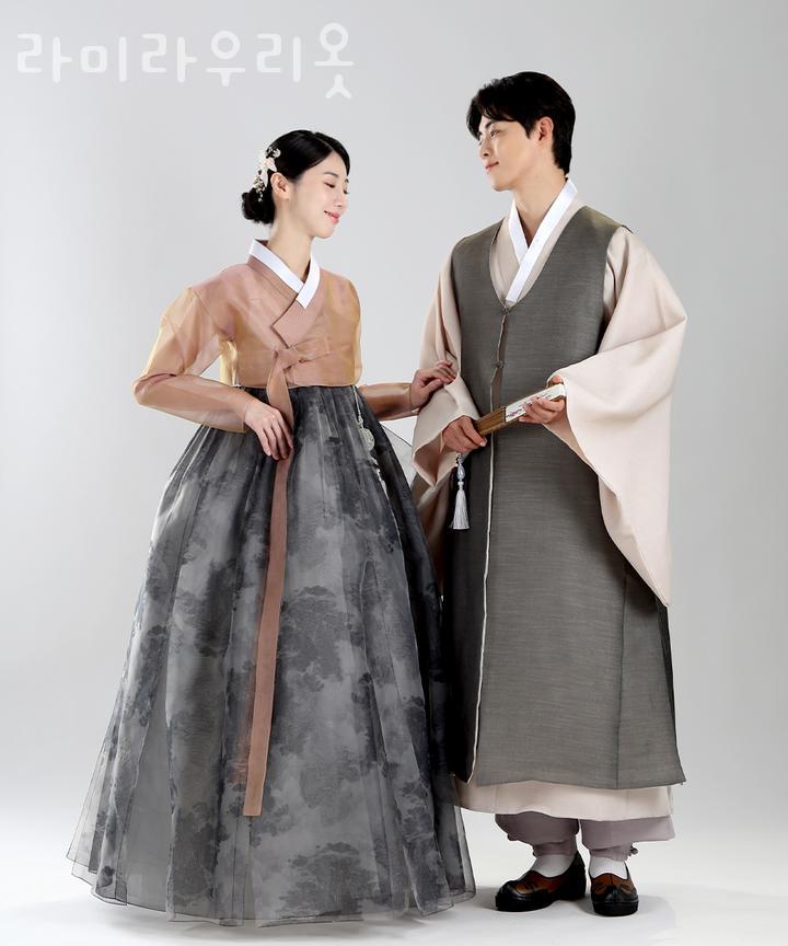 라미라우리옷 이미지