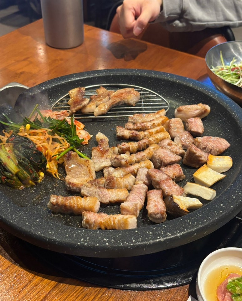 꽃돼지보드까페 이미지