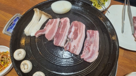 원동흑돼지 이미지