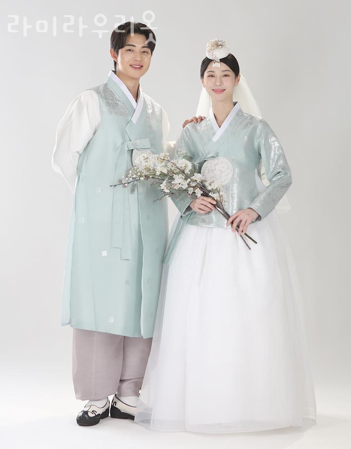라미라우리옷 이미지
