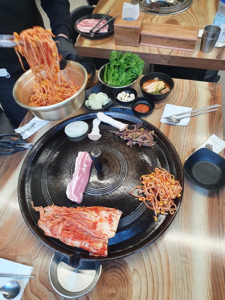 수락골솥뚜껑삼겹살 이미지