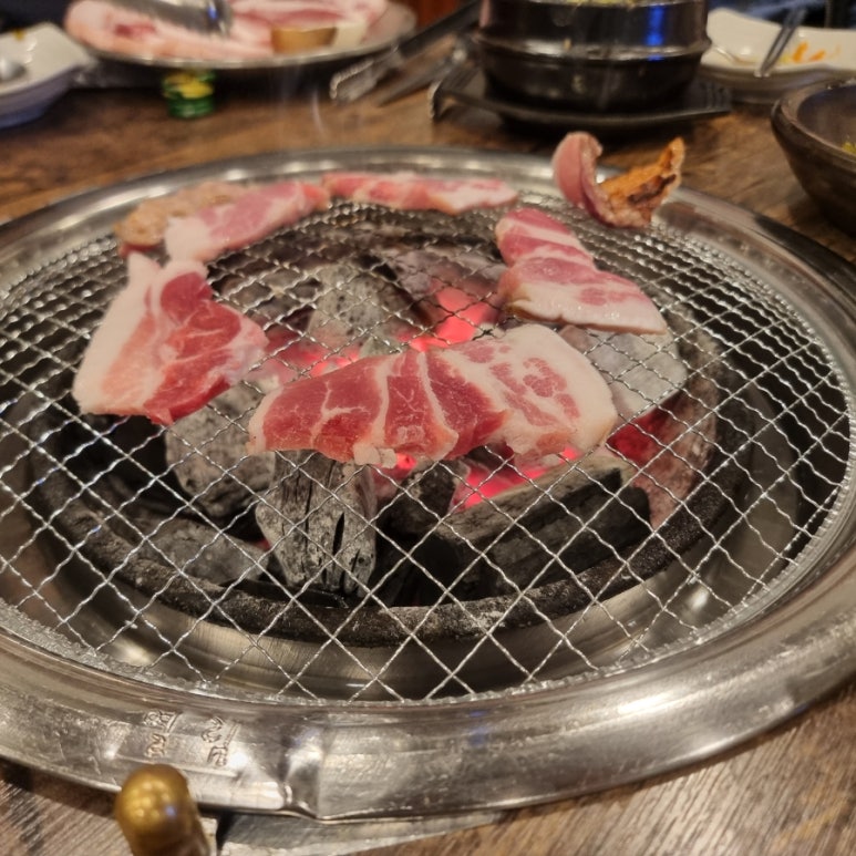 약돌참숯뒷고기 이미지