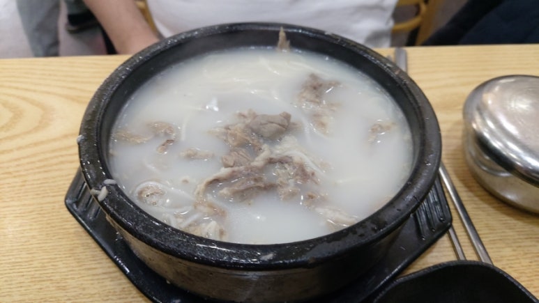 신촌돌솥설렁탕 이미지