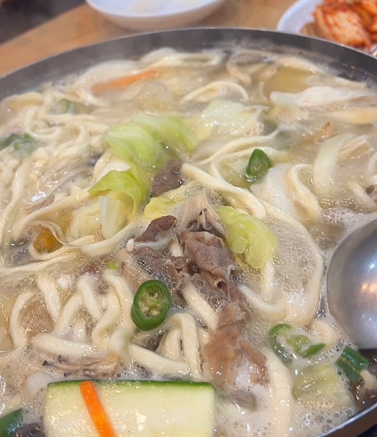 밀목손만두얼큰칼국수 이미지