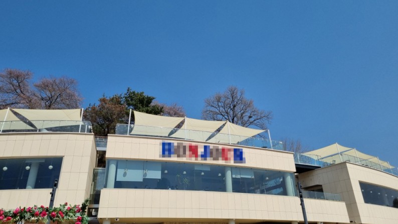 강가에카페 이미지