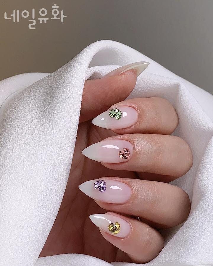 네일유화 이미지