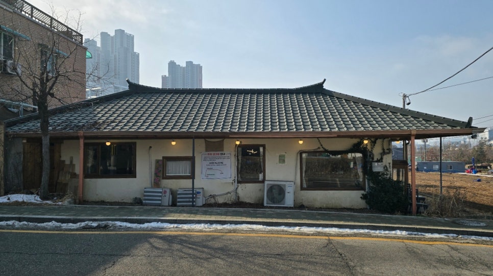 카페 봄(BOM) 이미지
