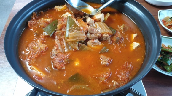 봄의마을식당 이미지