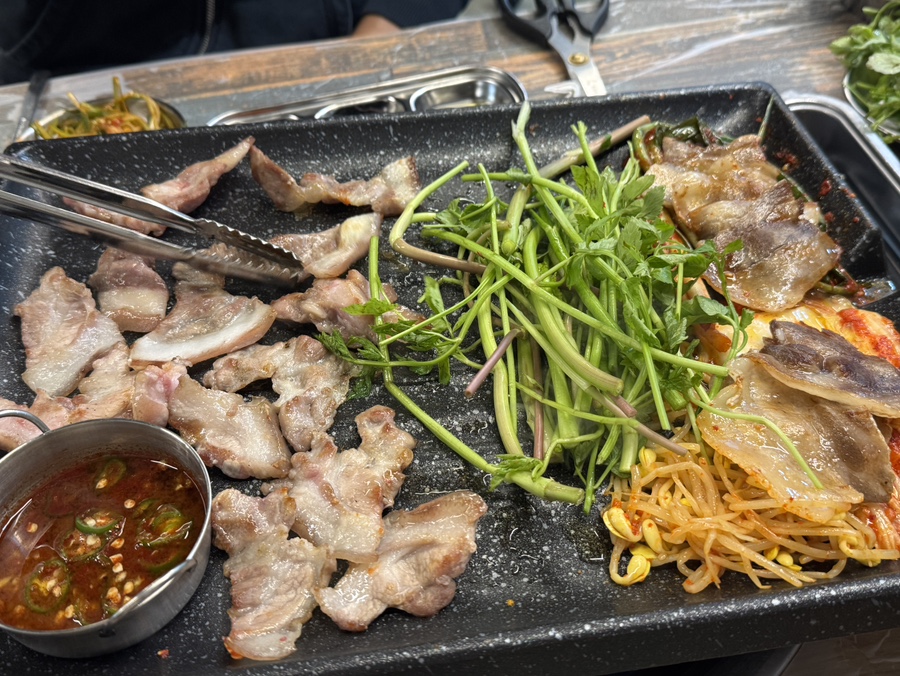 지리산흑돼지 이미지