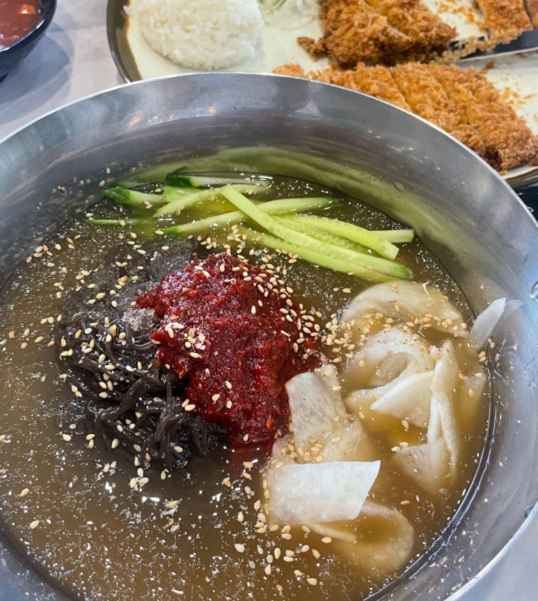 포크포크매콤돈가스칡불냉면 이미지