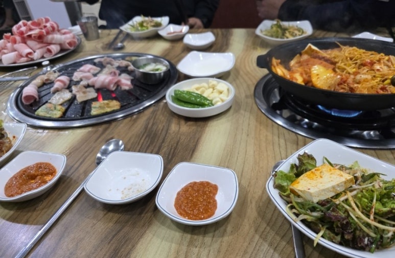 흑돼지참숯불구이50번길 이미지