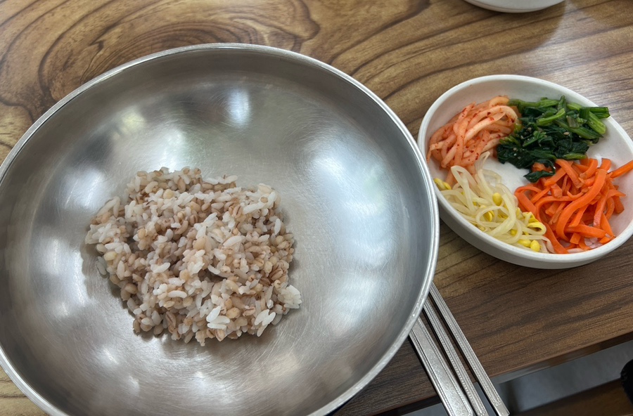수제비국 보리밥집 이미지