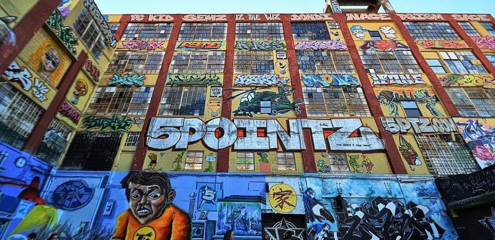 그래피티와 거리예술의 사라진 메카, 뉴욕의 5 Pointz : 네이버 블로그