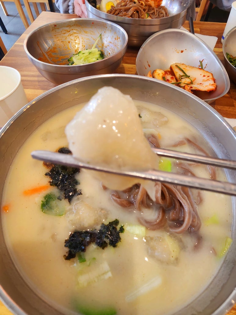 옹심이칼국수 이미지