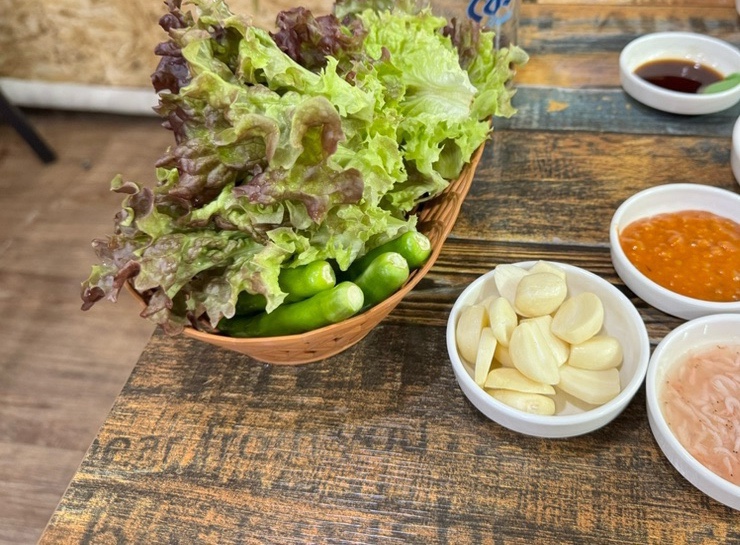 평화육남매왕족발 이미지