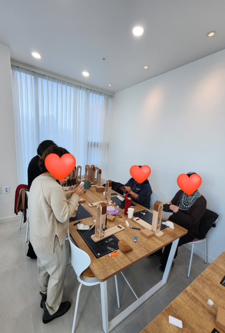 레트리에가죽공방 이미지
