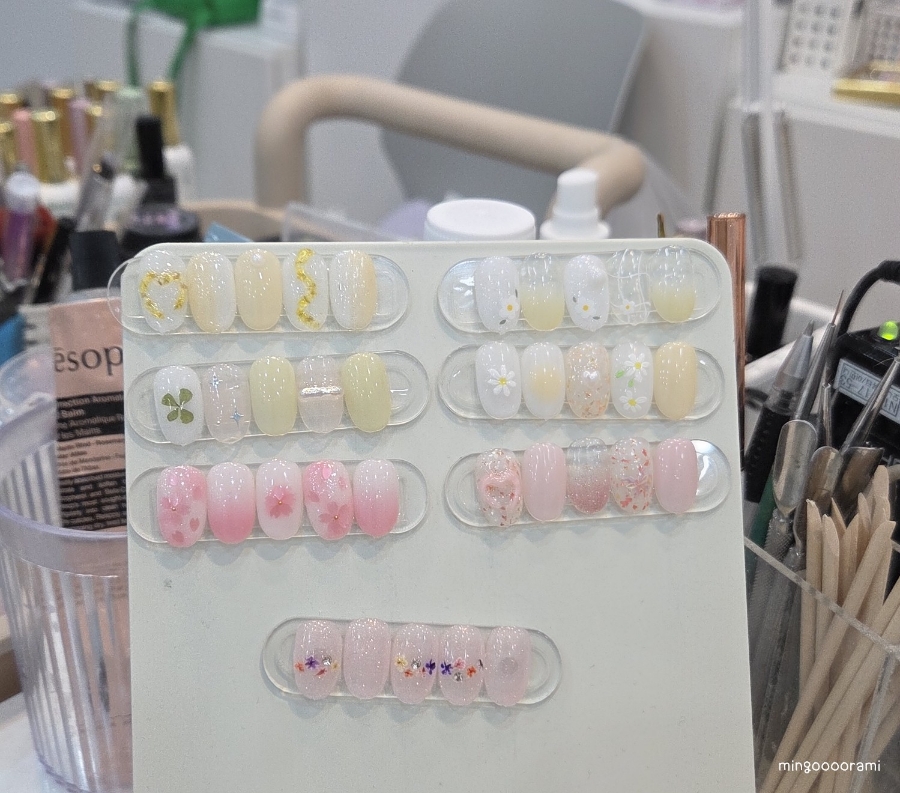 네일모니크 이미지