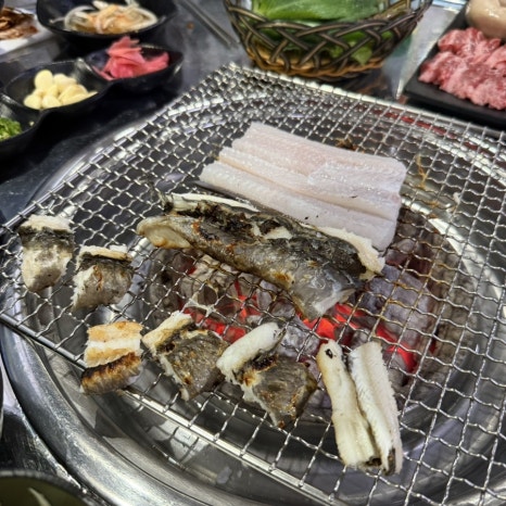 덕이네서장어굽자 이미지
